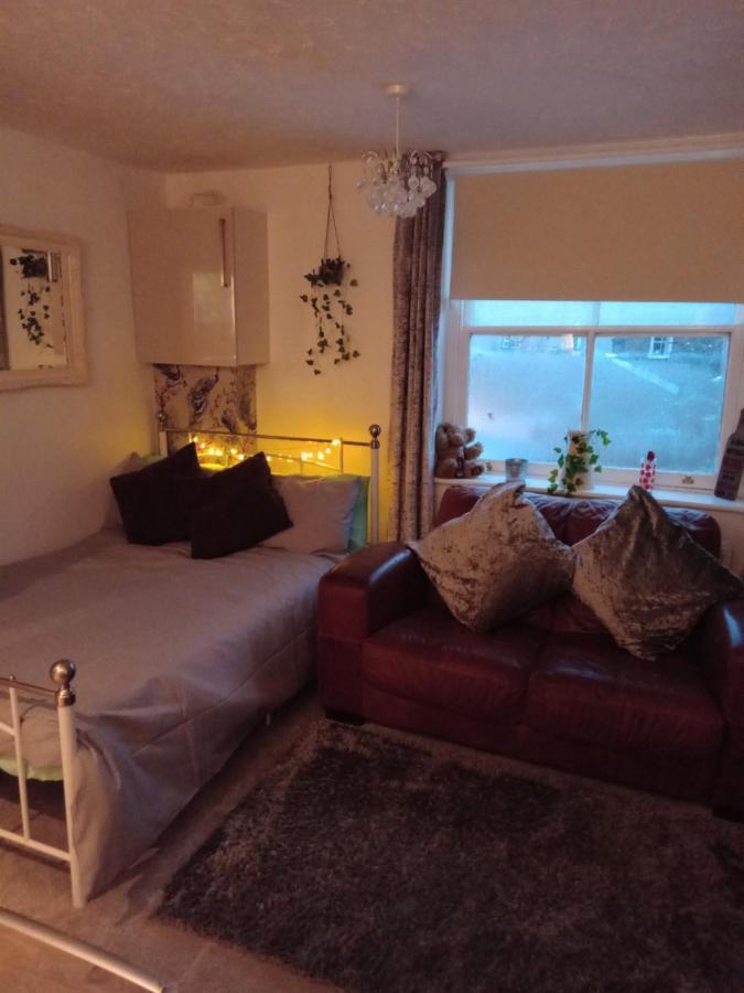 Little Dorrit Studio Flat 5 Rochester Me1 1Xz Strood Ngoại thất bức ảnh