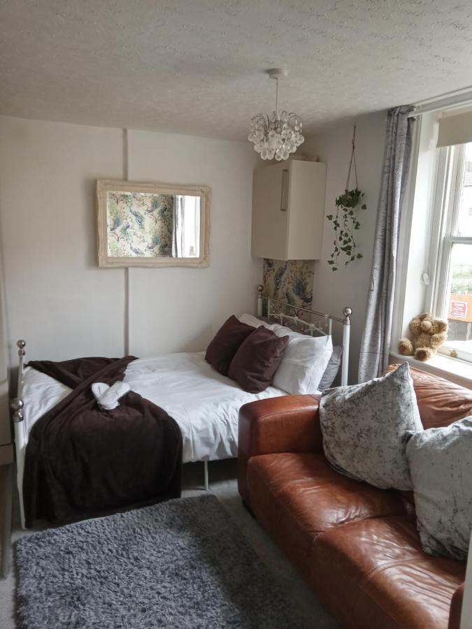 Little Dorrit Studio Flat 5 Rochester Me1 1Xz Strood Ngoại thất bức ảnh