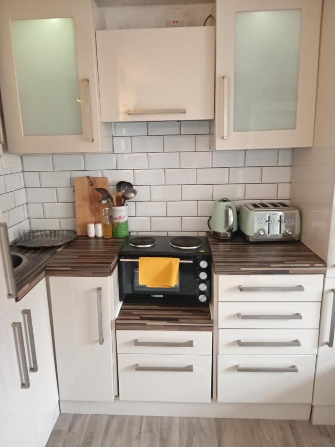 Little Dorrit Studio Flat 5 Rochester Me1 1Xz Strood Ngoại thất bức ảnh