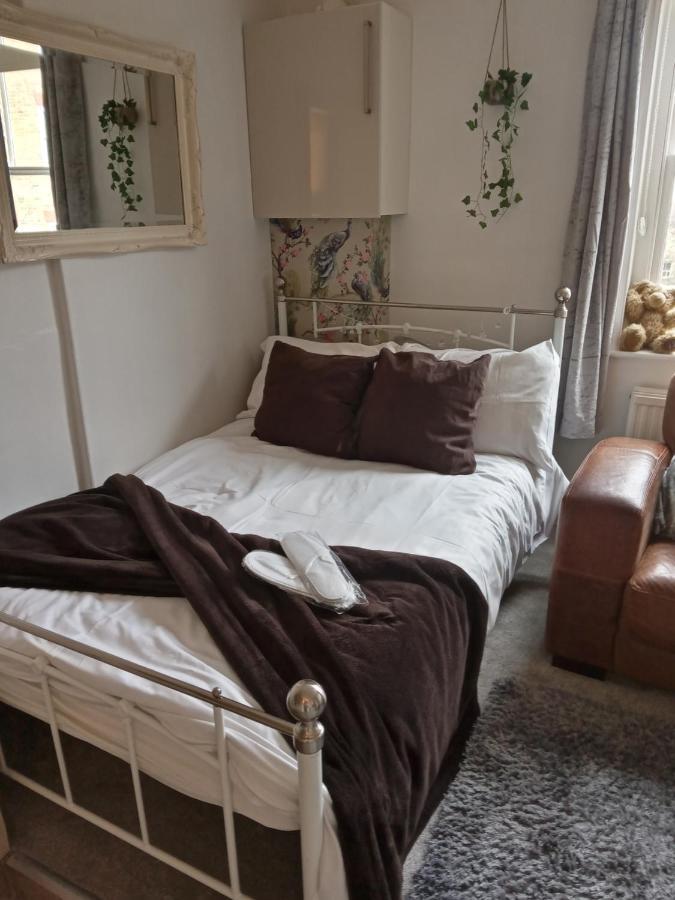 Little Dorrit Studio Flat 5 Rochester Me1 1Xz Strood Ngoại thất bức ảnh